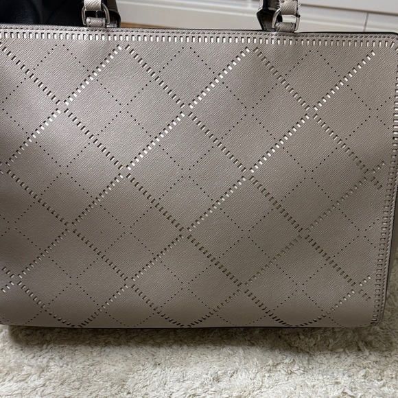 Tory Burch Robinson Crosshatch Tote Shoulder Bag Taupe - Picture 5 of 16